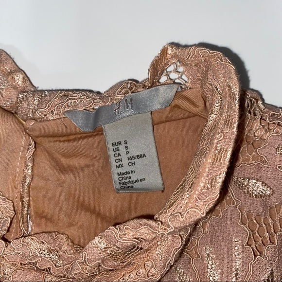 H&M SOFTPINK SLEEVELESS BLOUSE WITH FRILLY COLLAR - Picture 3 of 7